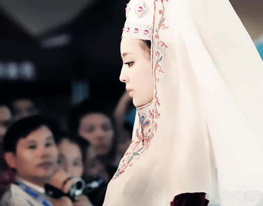 古力娜扎15岁选秀照曝光 实力打脸那些整容说