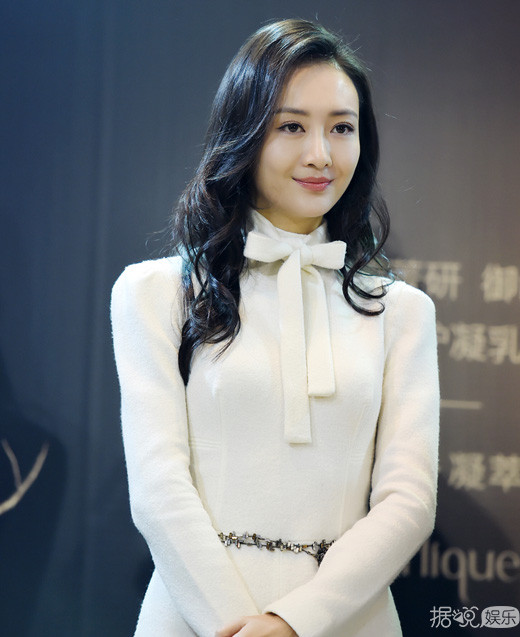 王鸥否认与刘恺威出轨 与张戈曾交往但未结婚