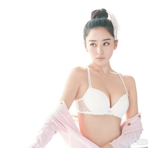 "李小男"阚清子拍性感照 网友大呼猜不到