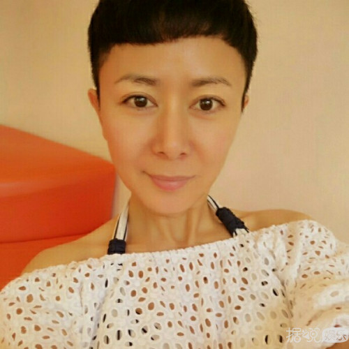 “塞娅公主”张恒晒比基尼照 网友直呼“辣眼睛”