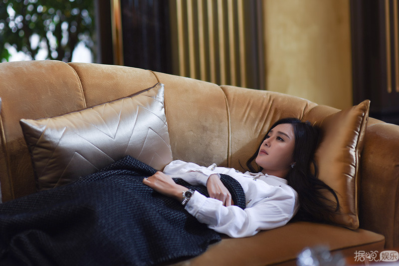 《咱们相爱吧》秦岚饱受折磨 不仅受婆婆继女的压制，还要遭受老公的暴力