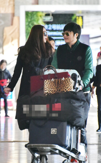 “360度全死角男神”王大治疑似新戏女友曝光 董洁曾为他出轨……