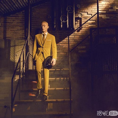 霍建华光头登封面 光头的华哥依然很帅嘛