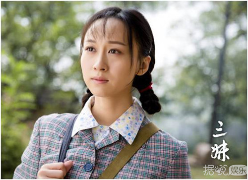 练束梅最新写真曝光 简洁尽显优雅气质