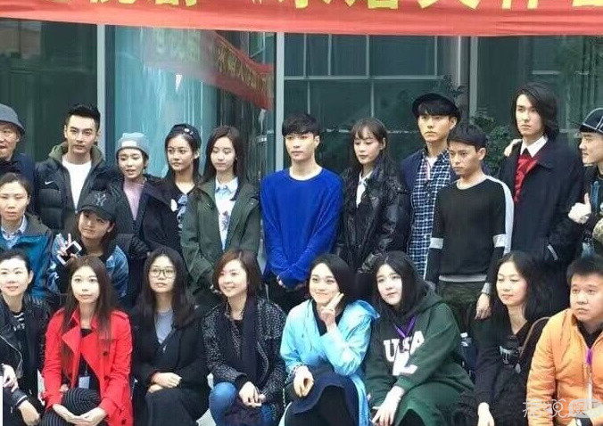 中国版《求婚大作战》张艺兴称赞陈都灵很纯 很耐看