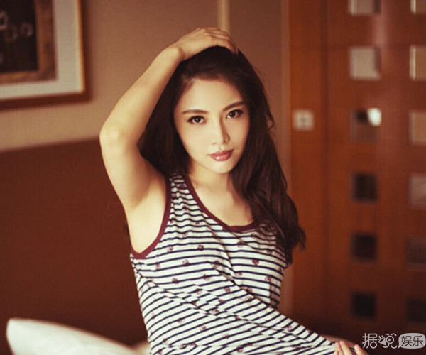 性感大嫂徐冬冬身材惹眼 曾介入王鸥撕逼大战