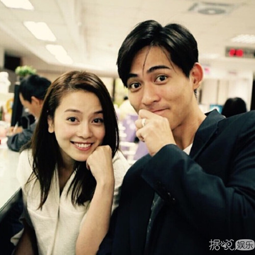 周渝民牵爱女卖萌 称女儿长得像妻子