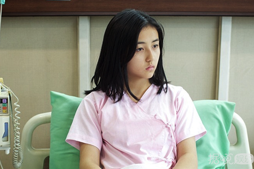 张子枫最新写真曝光 笑容灿烂少女感十足