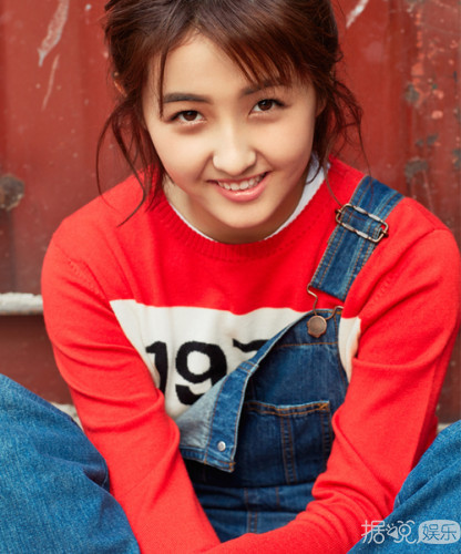 张子枫最新写真曝光 笑容灿烂少女感十足