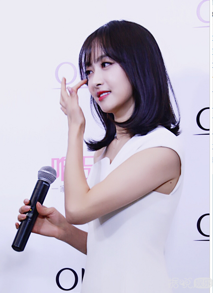 厉害word姐 宋茜随便剪个刘海就好看成这样