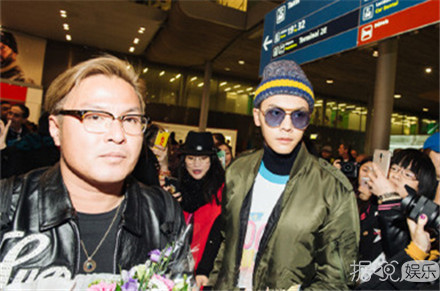 权志龙陈伟霆巴黎时装秀同框 帅哥果然特别受时尚圈宠爱