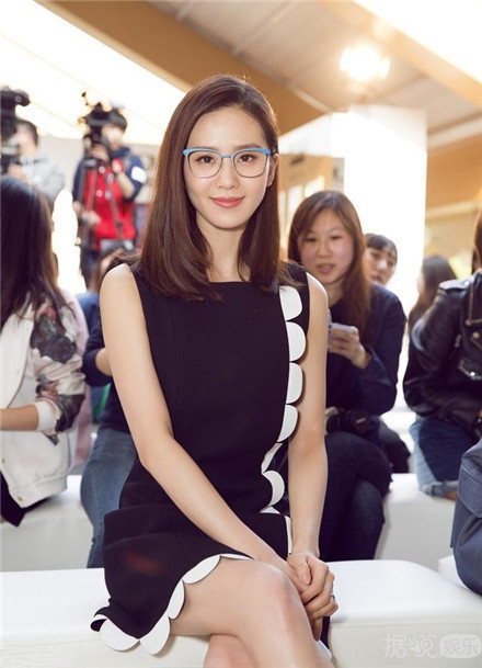 女星坐姿不雅会被狠批！  盘点各女星谁的坐姿最优雅