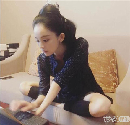 女星坐姿不雅会被狠批！  盘点各女星谁的坐姿最优雅