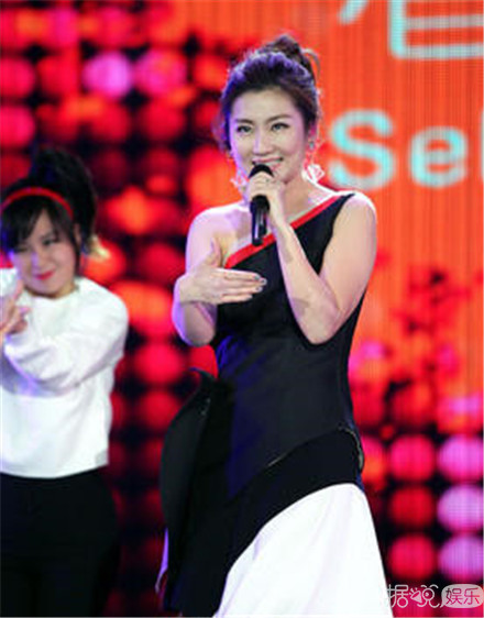 Selina无惧伤疤袒露载歌载舞 乐观积极的她反而被人说装可怜 Selina无惧伤疤袒露载歌载舞 乐观积极的她反而被人说装可怜