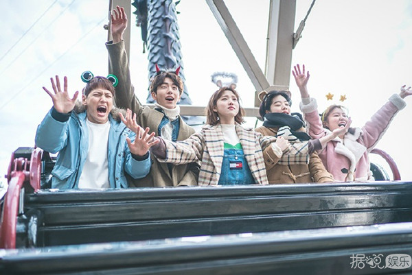 李圣经短发太萌上热搜？不管，这样的萌妹纸我要一打！