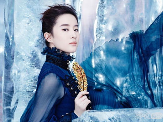 刘亦菲演得了白浅又可化身冰雪美人 最后一张亮眼了……