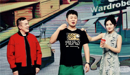 大张伟杜海涛奔着娜姐来串门  陈赫惊现海涛衣橱藏有马桶....