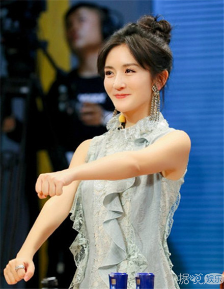 大张伟杜海涛奔着娜姐来串门  陈赫惊现海涛衣橱藏有马桶....