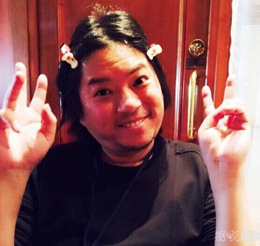 高晓松晒自拍裸照 画面太美亮瞎了我的卡姿兰大眼睛