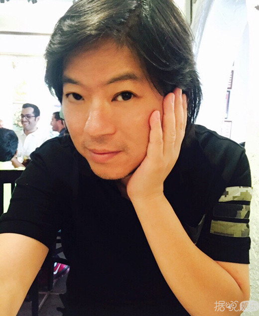 高晓松晒自拍裸照 画面太美亮瞎了我的卡姿兰大眼睛