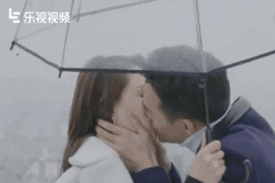 王凯陈乔恩花式接吻 牵手 捧脸杀 花式虐狗还有谁……