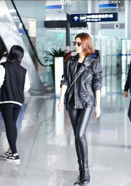 《漂亮的李慧珍》开播 李溪芮的腿成热点