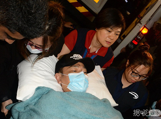 刘德华坠马一周后公布受伤情况 盆骨多处骨折或停工9个月