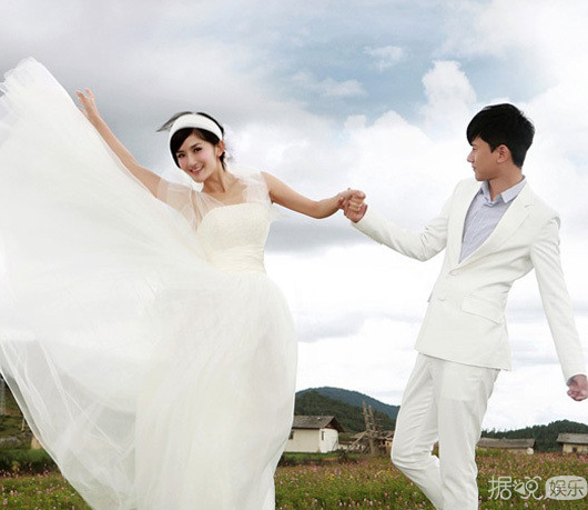 谢娜的婚纱照_张杰和谢娜的结婚照(2)
