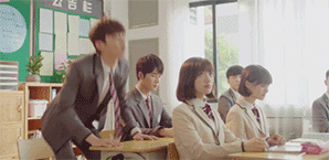 虽说学霸级别,却不是书呆子,反而还有点小坏