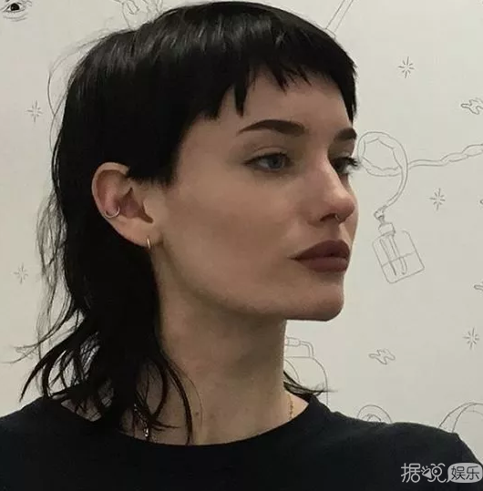 连吴亦凡易烊千玺都hold不住,求求帅哥们放弃这个谁留谁丑的发型 连吴亦凡易烊千玺都hold不住,求求帅哥们放弃这个谁留谁丑的发型