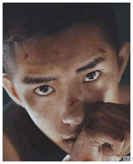 连吴亦凡易烊千玺都hold不住,求求帅哥们放弃这个谁留谁丑的发型 连吴亦凡易烊千玺都hold不住,求求帅哥们放弃这个谁留谁丑的发型
