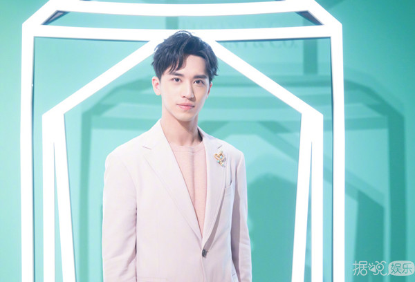 ���������Ҫ�����ˣ��°������С��Ů����ֵ��������