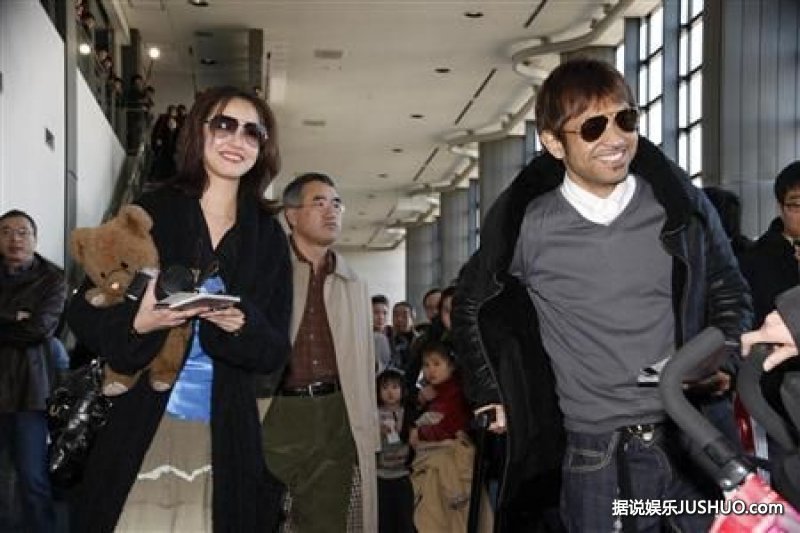 泽尻英龙华28日正式离婚 称明年转换心情奔事业 泽尻英龙华28日正式离婚 称明年转换心情奔事业