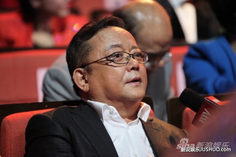 金话筒奖揭晓：李好夫妻档双双得奖 捧回俩奖杯