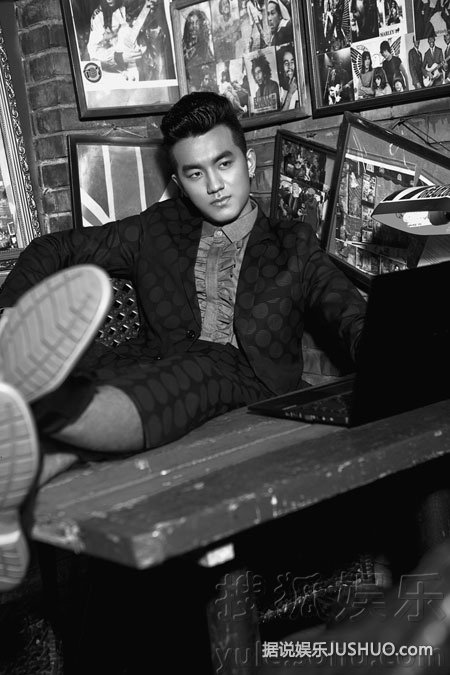 于湉拍摄文艺大片 坦言“做自己”最重要