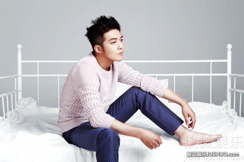 李泽锋变身冬日暖男 演最忠土匪展俏皮魅力