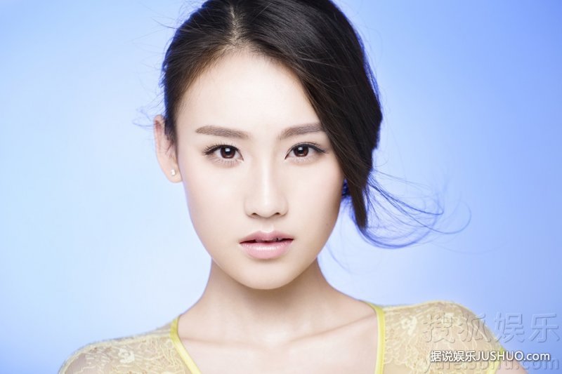 王婉中写真集曝光 北影女神演绎成熟范