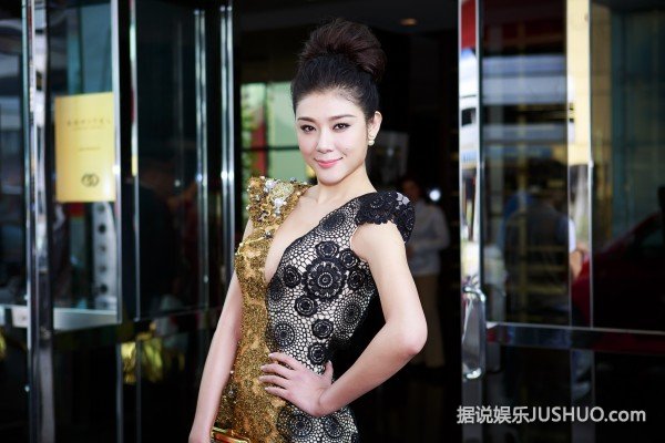 赵雅淇亮相奥斯卡 红毯处女秀惊艳全场