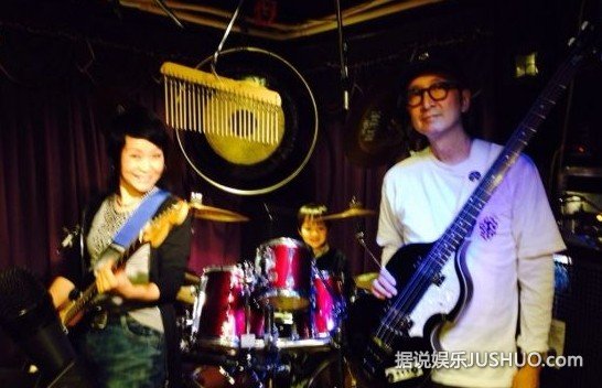 叶童生日老公浪漫庆生 夫妻变音乐顽童 叶童生日老公浪漫庆生 夫妻变音乐顽童