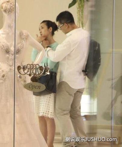 秦海璐年内完婚 挑选婚纱晒幸福