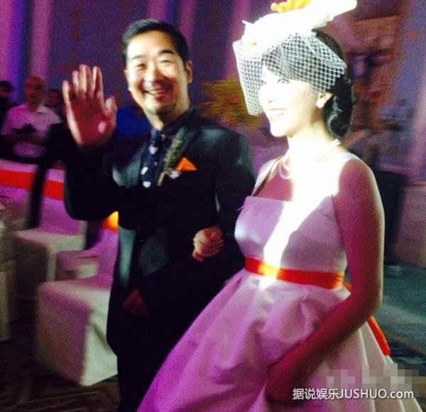 演员黄小蕾与老公38天闪婚闪孕 张国立当证婚人 演员黄小蕾与老公38天闪婚闪孕 张国立当证婚人