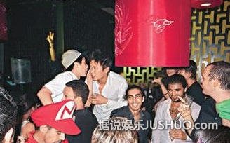 房祖名常在家里开毒趴 吸毒牵扯120名艺人涉案 房祖名常在家里开毒趴 吸毒牵扯120名艺人涉案