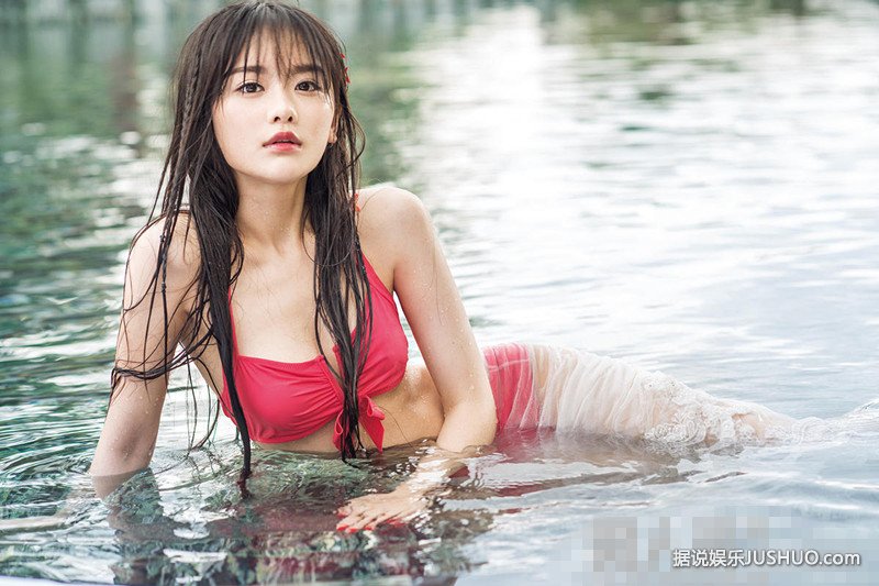 南笙湿身登上男人装 摆脱文艺女青年走向性感 南笙湿身登上男人装 摆脱文艺女青年走向性感