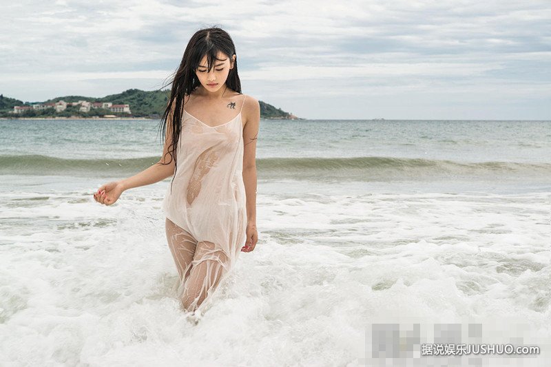 南笙湿身登上男人装 摆脱文艺女青年走向性感 南笙湿身登上男人装 摆脱文艺女青年走向性感