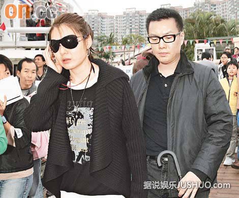 45岁前港姐陈淑兰被曝秘嫁37亿阔少 带宝石戒指贵气现身