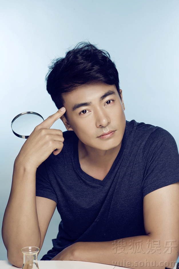 于波最新写真曝光 造型阳光帅气变身时尚暖男