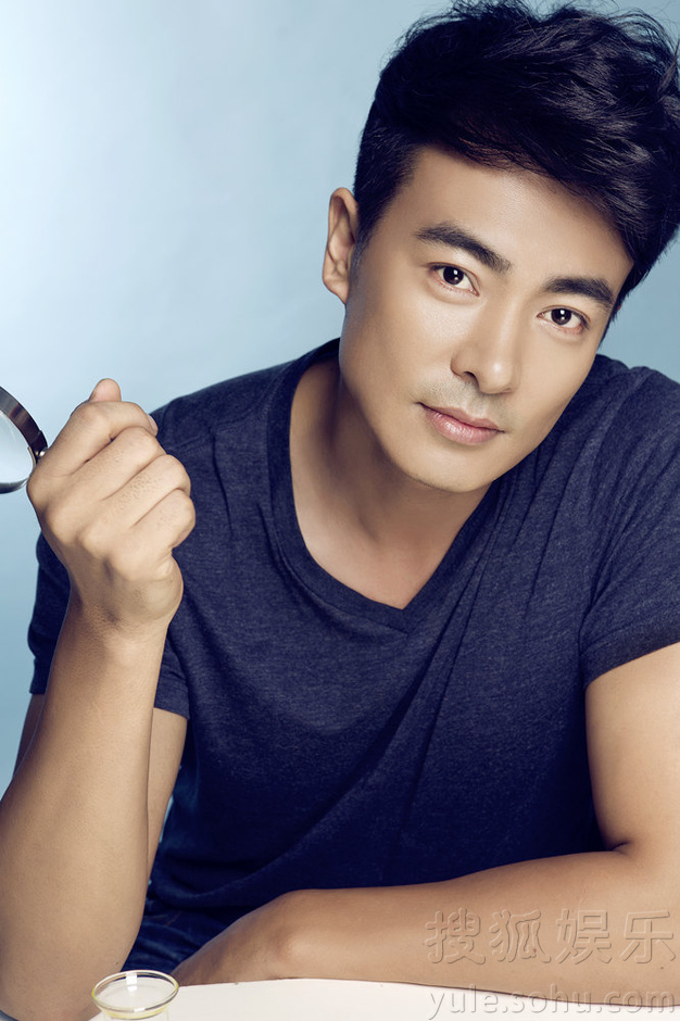 于波最新写真曝光 造型阳光帅气变身时尚暖男