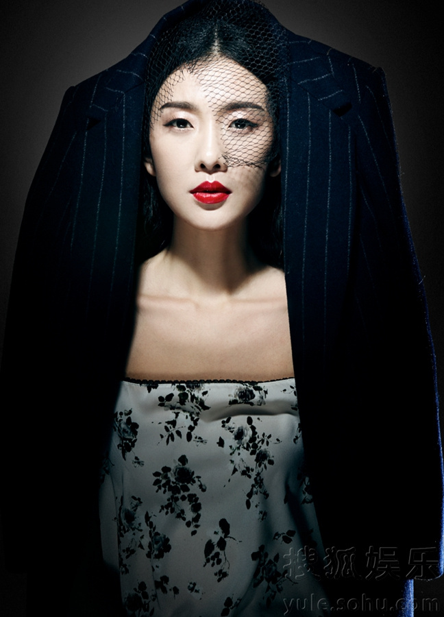 倪景阳最新时尚大片曝光 诠释冷艳红唇诱惑