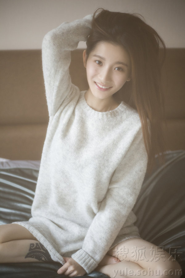 蒲萄最新日系写真曝光 妆容清新笑容甜美