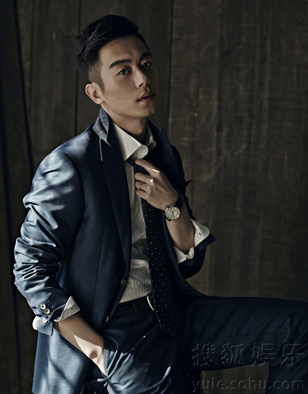 朱亚文最新封面大片曝光 复古演绎雅痞时尚
